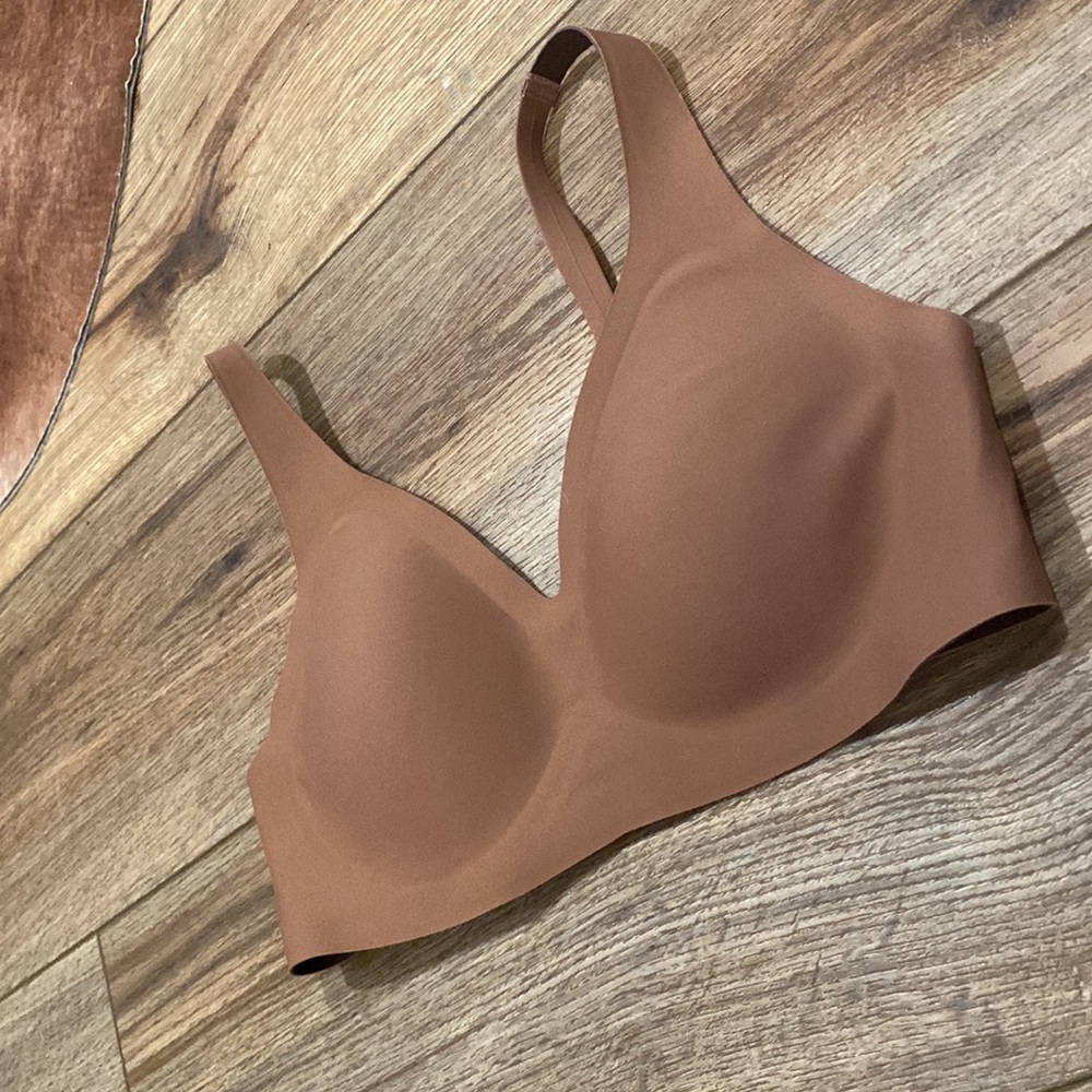 Knix Revolution V-neck wireless bra - Picture 3 of 10